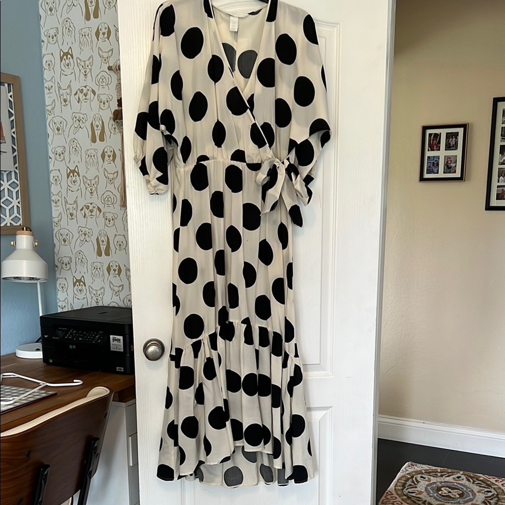 H&M Black and Cream High Low Sundress with Dolman Sleeves